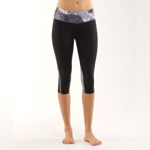 Lululemon Run For It Crop Leggings